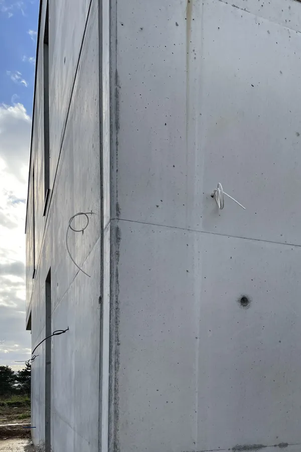 Détail de la finition du béton architectonique apparent