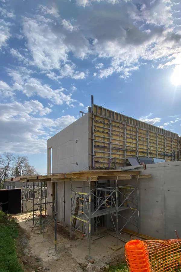 Réalisation de la maçonnerie d'une maison en béton à Lyon - Maltez Construction