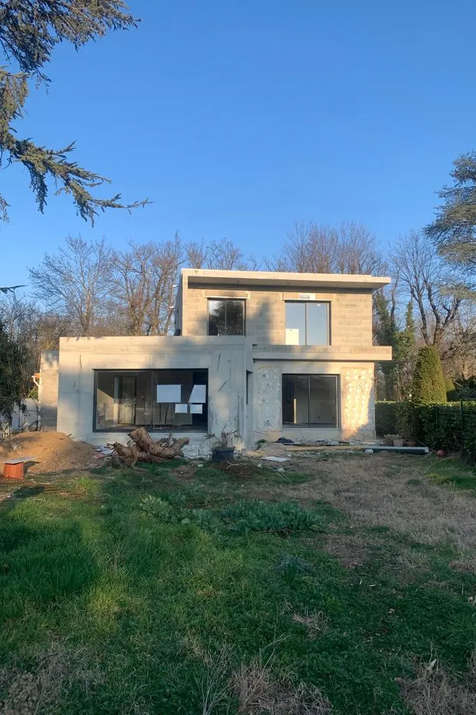 Transformation d'une maison existante à Charbonnière-les-bains